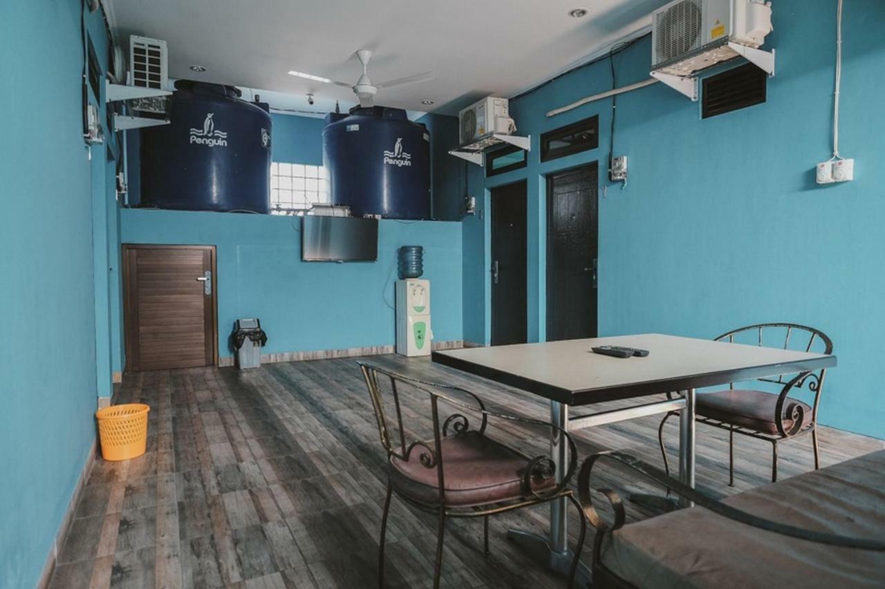红多兹酒店-近rsud科贾 雅加达 外观 照片